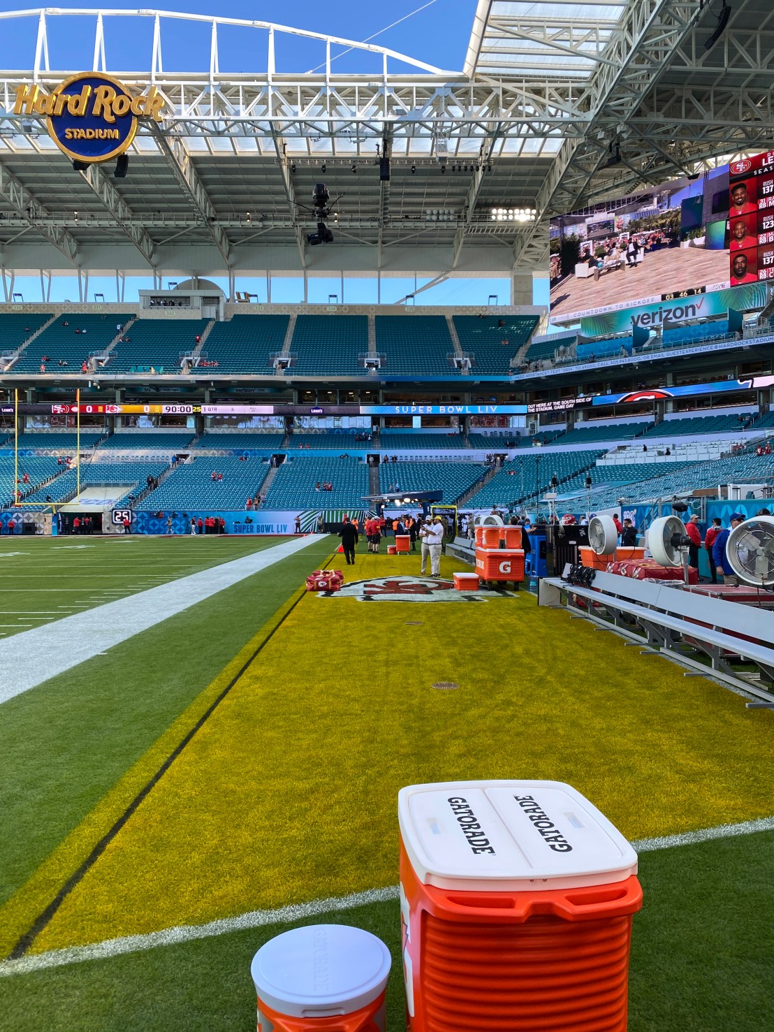 Kansas_City_bench_Hard_Rock_Stadium_Super_Bowl_LIV