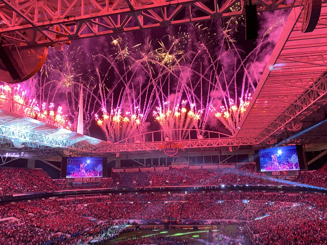 Super_Bowl_LIV_halftime_lights_03