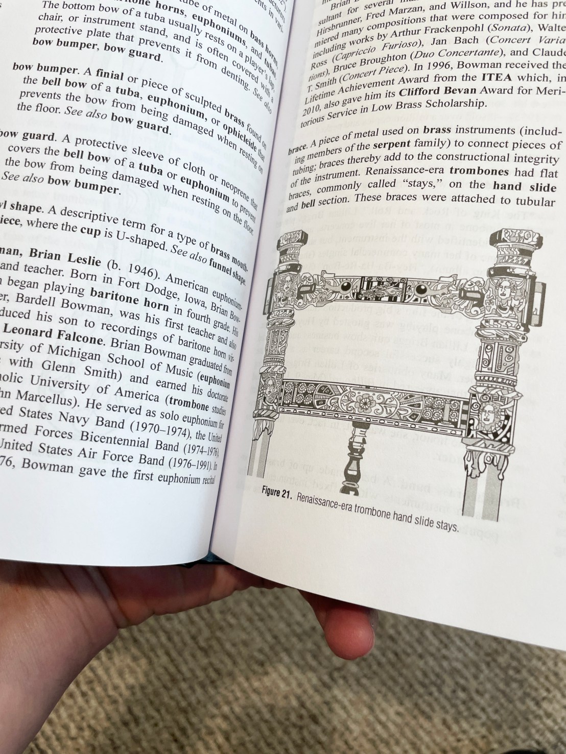 Yeo_Dictionary_in_hand